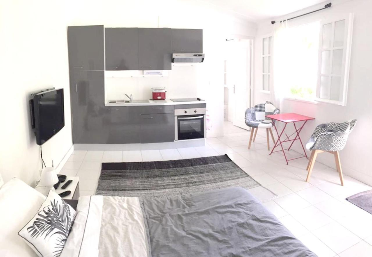 Studio Charmant Au Coeur De Boucan Canot 30 M² Avec Jardin Prive Saint-Paul Exterior photo